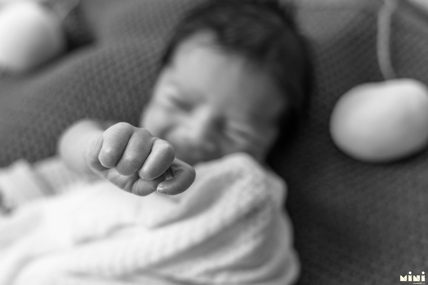 Newborn baby tiny hands — natural light home newborn photography, why we always shoot at home Mini Momentz UK